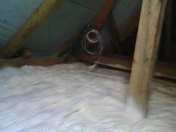 Ocieplanie dachu pianką poliuretanowa